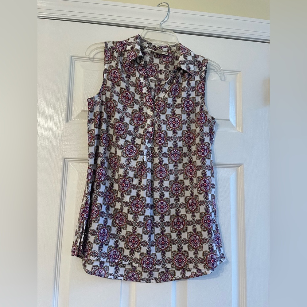 Dana Buchman Purple and Cream Patterned Blouse-like new!
